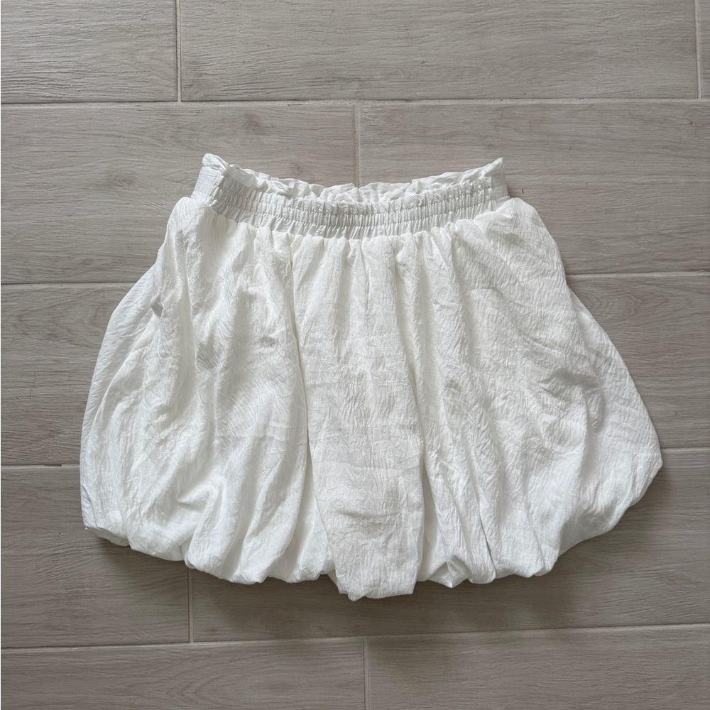 White Bubble Hem Skort